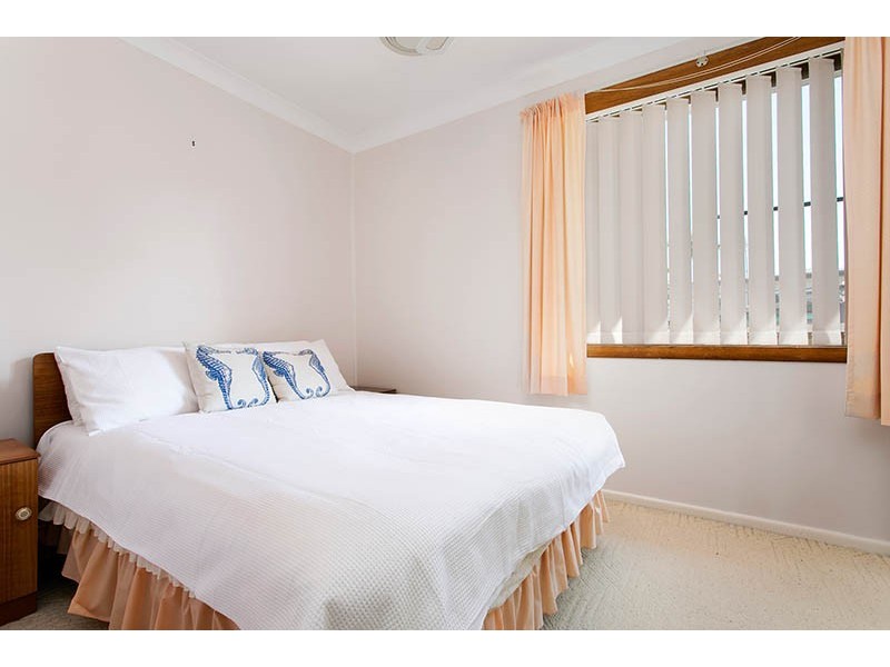 18 Messenger Road, Barrack Heights NSW 2528