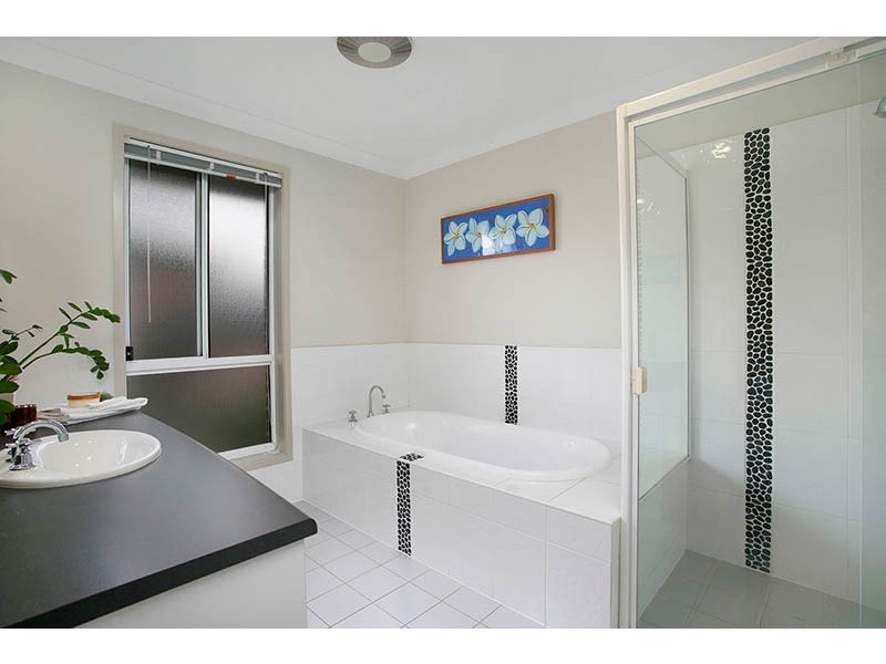 9 Makaha Way, Shell Cove NSW 2529