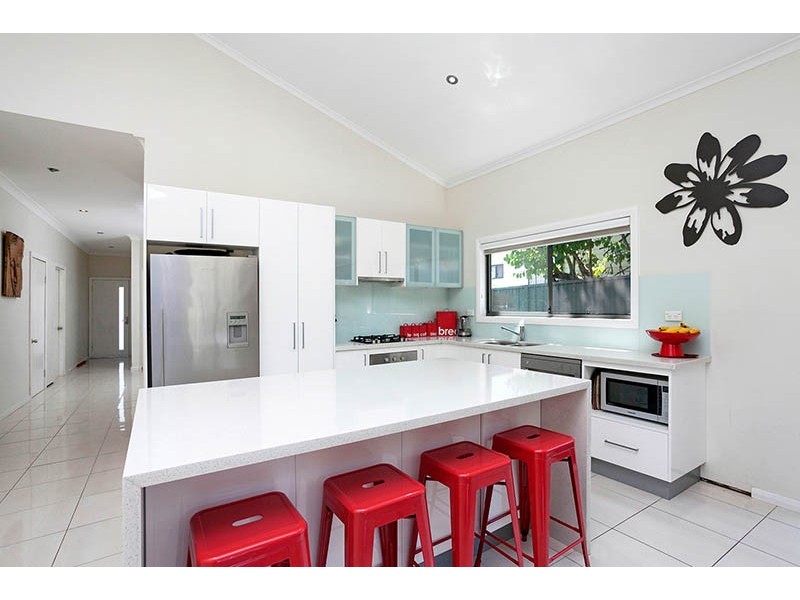 11 Watson Street, Oak Flats NSW 2529