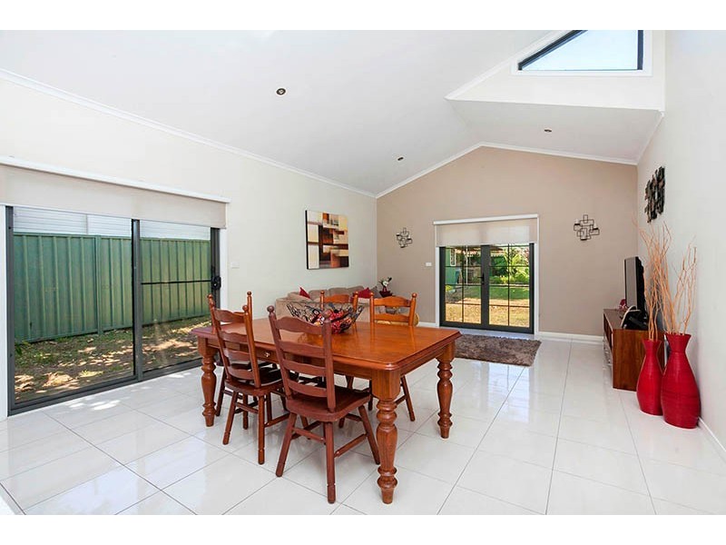 11 Watson Street, Oak Flats NSW 2529