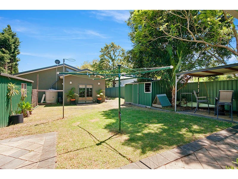 11 Watson Street, Oak Flats NSW 2529