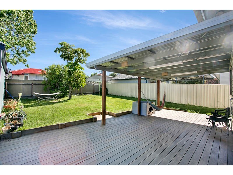 37 Daphne Street, Barrack Heights NSW 2528