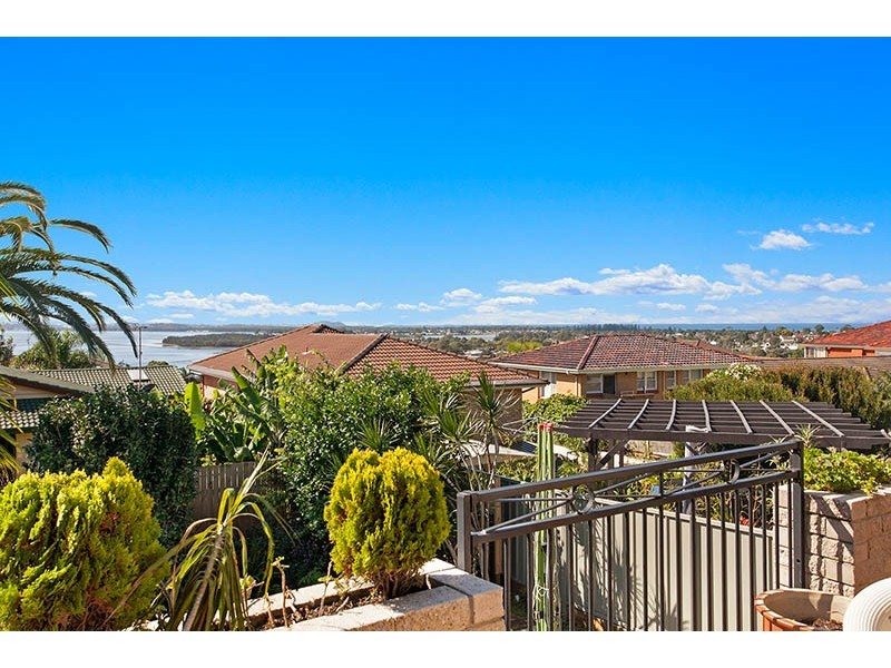 60 Cuthbert Drive, Mount Warrigal NSW 2528