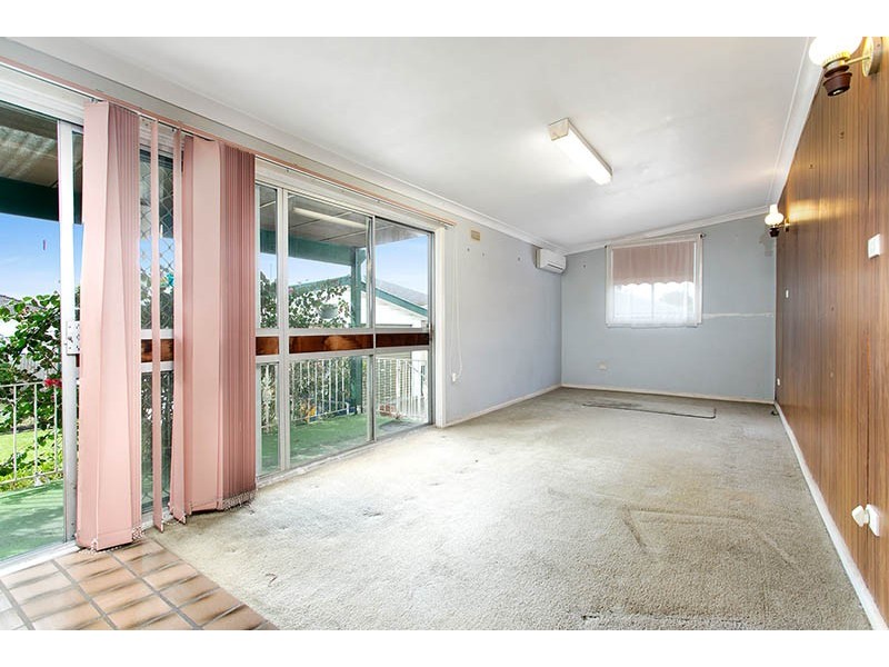42 Strata Avenue, Barrack Heights NSW 2528