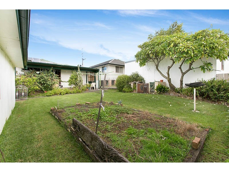 42 Strata Avenue, Barrack Heights NSW 2528