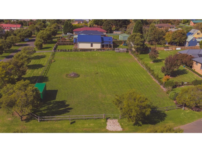 1 Hanrahan Place, Robertson NSW 2577