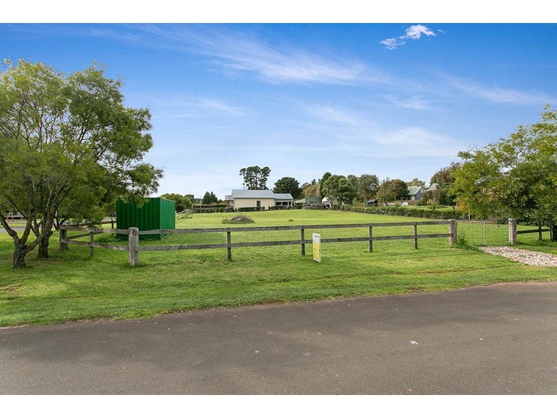1 Hanrahan Place, Robertson NSW 2577