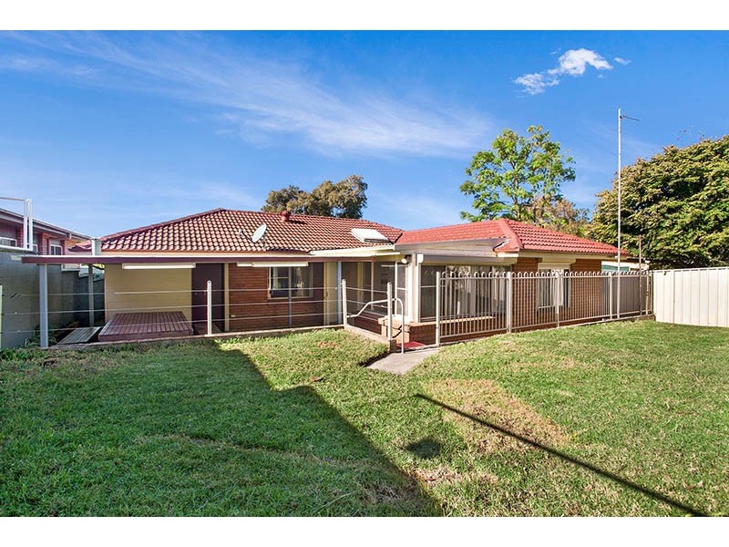 22 Burrell Crescent, Dapto NSW 2530