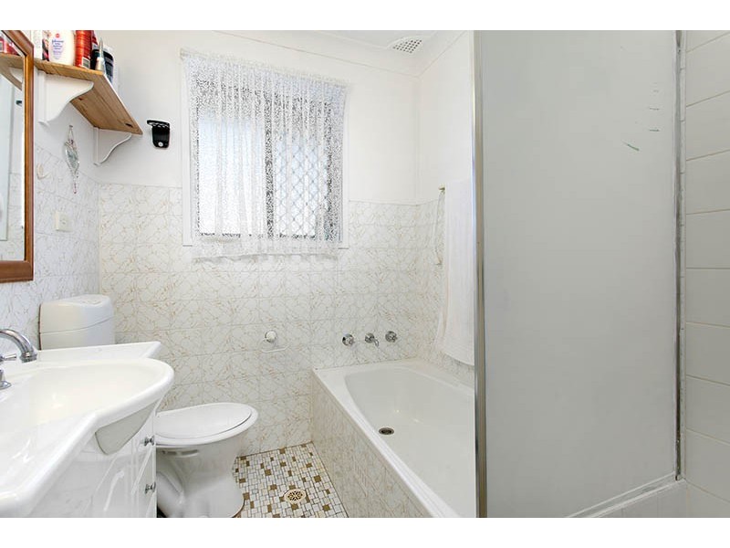 1 Abelia Street, Barrack Heights NSW 2528