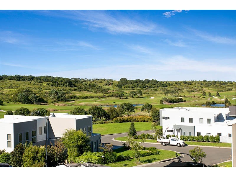 1 Muirfield Avenue, Shell Cove NSW 2529