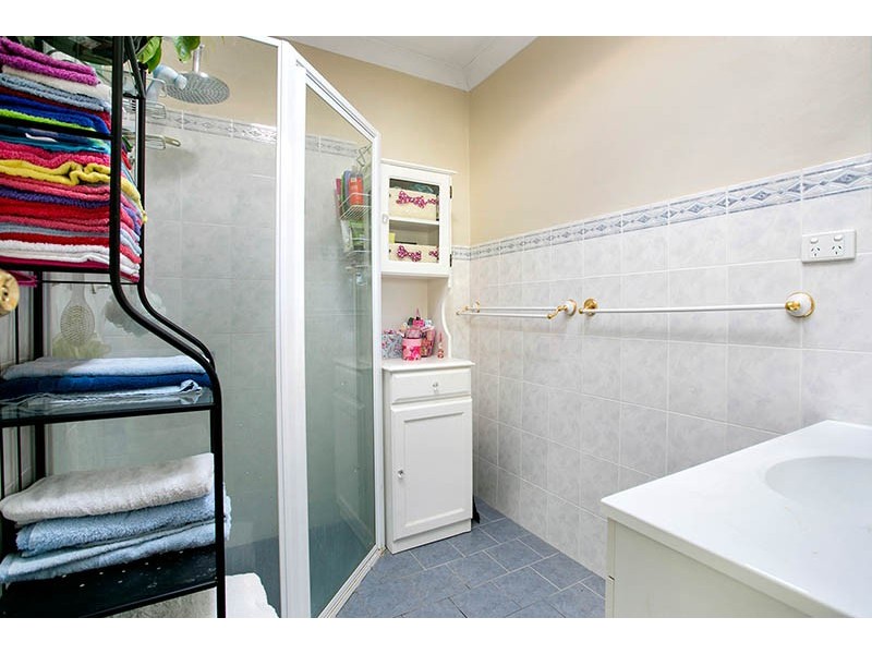 117 Parkes Street, Oak Flats NSW 2529