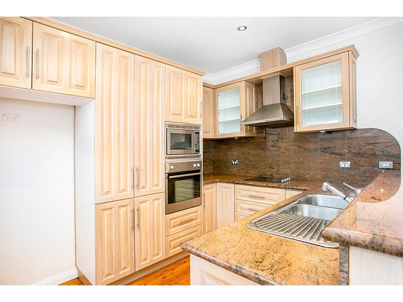 51 Fisher Street, Oak Flats NSW 2529