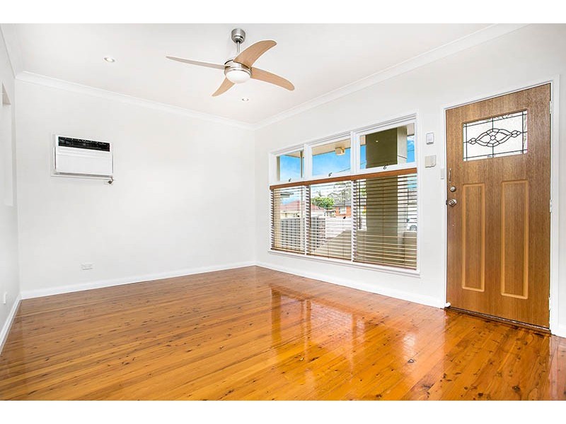 51 Fisher Street, Oak Flats NSW 2529