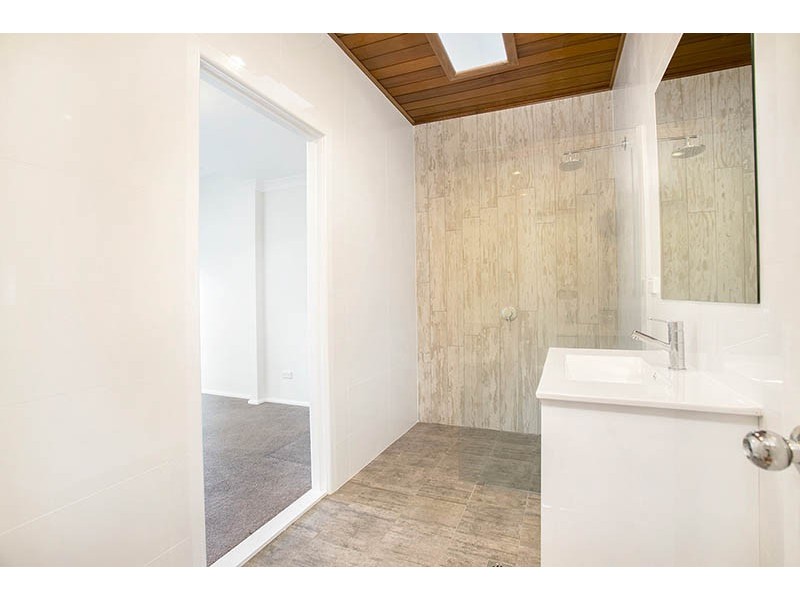51 Fisher Street, Oak Flats NSW 2529