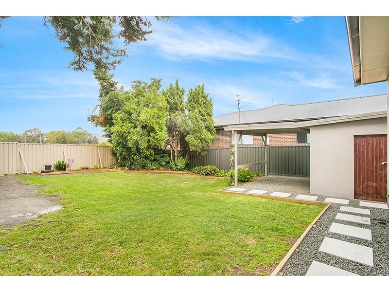 51 Fisher Street, Oak Flats NSW 2529