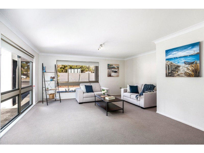 1/301 Princes Highway, Albion Park Rail NSW 2527