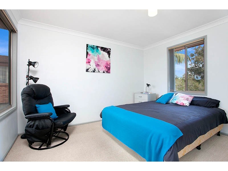 2/63 Parkes Street, Oak Flats NSW 2529