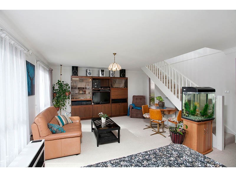 2/63 Parkes Street, Oak Flats NSW 2529