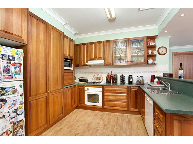 32 Leawarra Avenue, Warilla NSW 2528