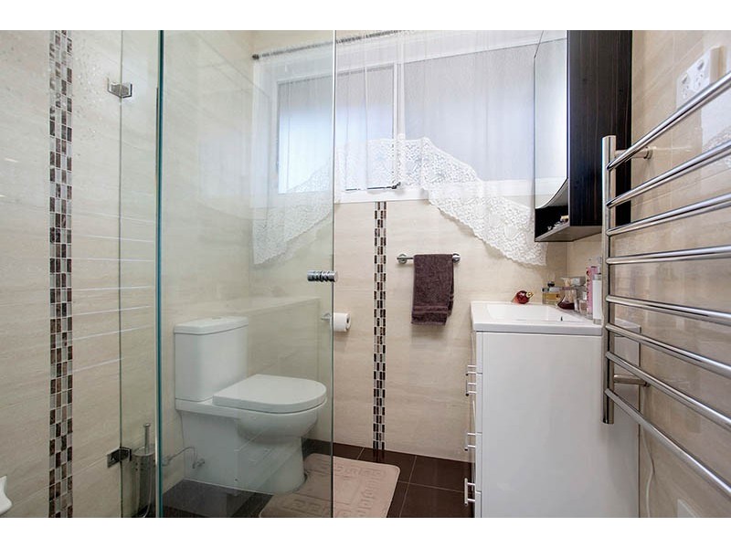 32 Leawarra Avenue, Warilla NSW 2528