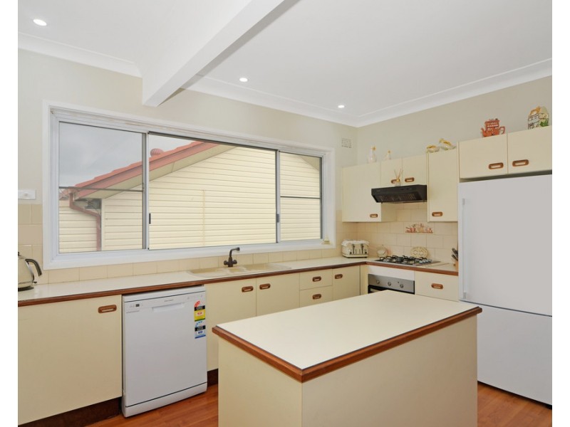 23 Deakin Street, Oak Flats NSW 2529