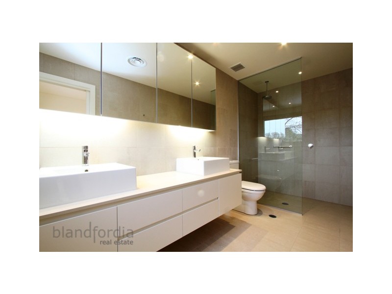 203/17 State Circle, Forrest ACT 2603