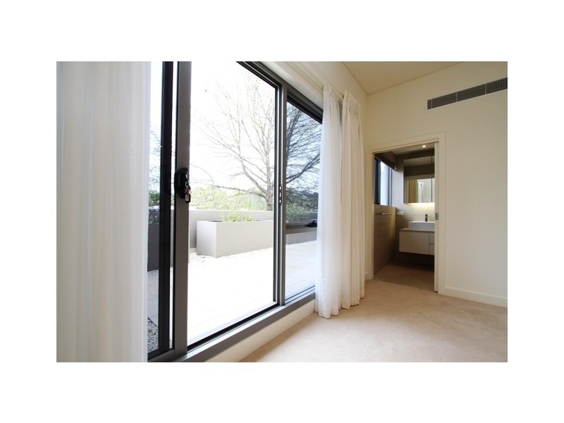 203/17 State Circle, Forrest ACT 2603