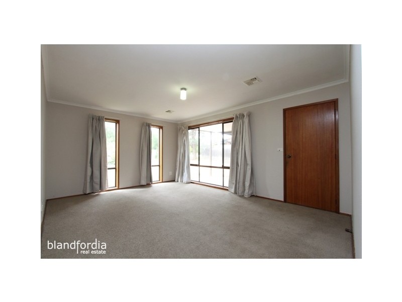 16 Australie Close, Gilmore ACT 2905