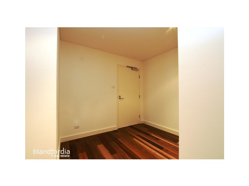 111/19 State Circle, Forrest ACT 2603