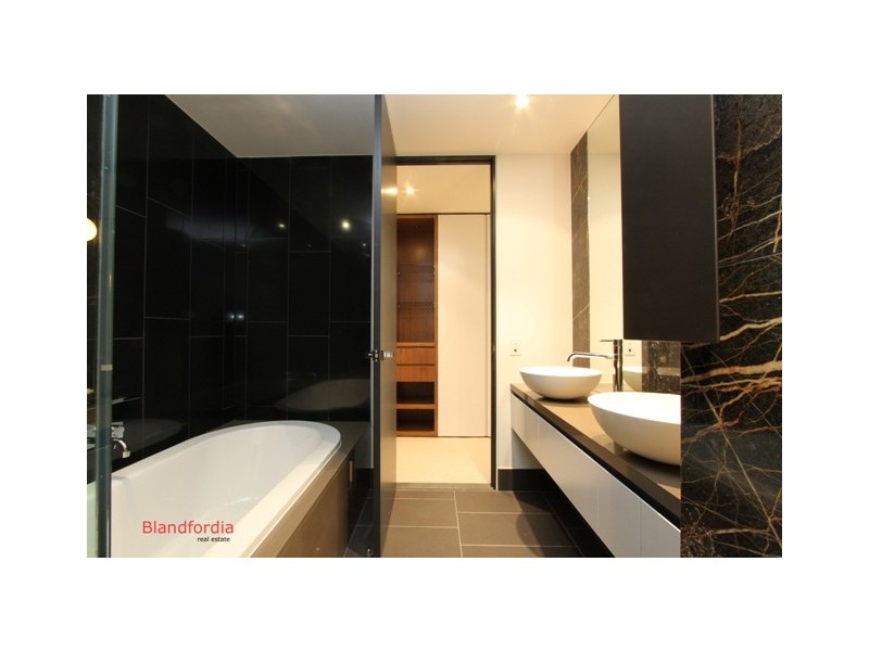 1007/19 Marcus Clarke Street, City ACT 2601