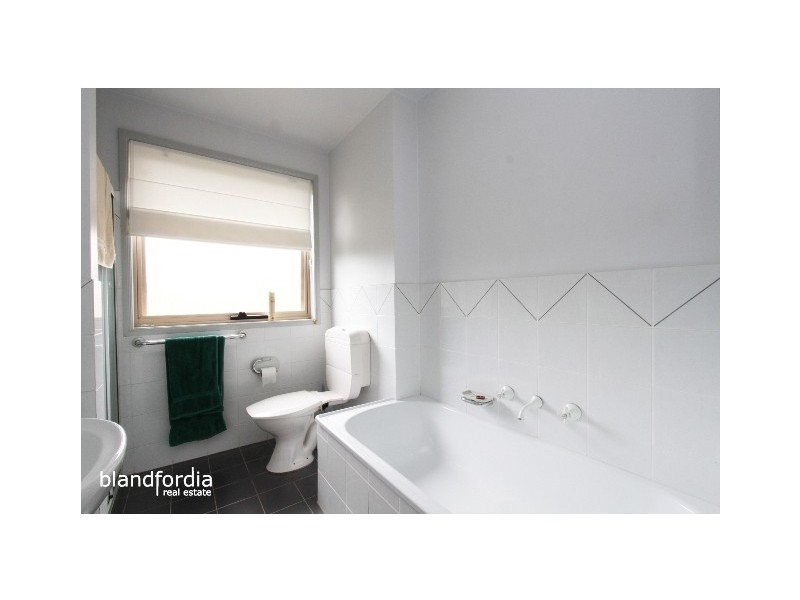 6/102 Julia Flynn Ave, Isaacs ACT 2607