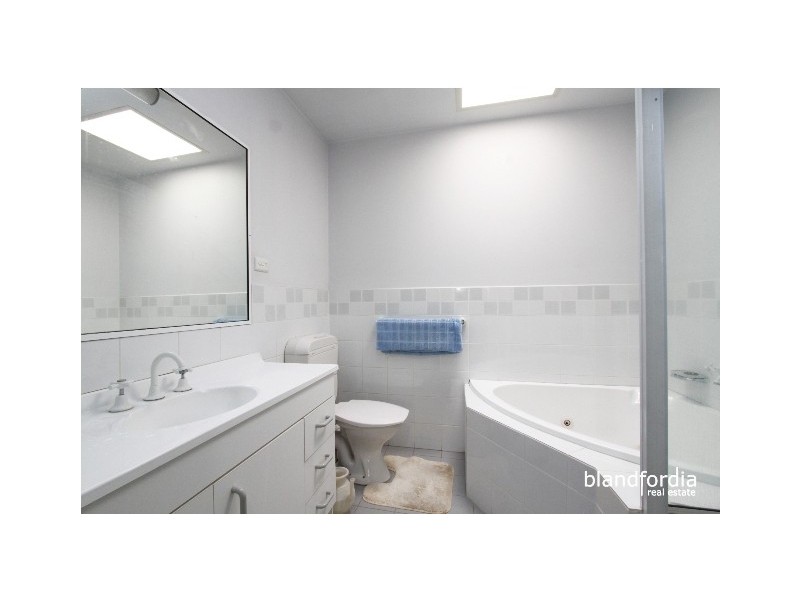 6/102 Julia Flynn Ave, Isaacs ACT 2607