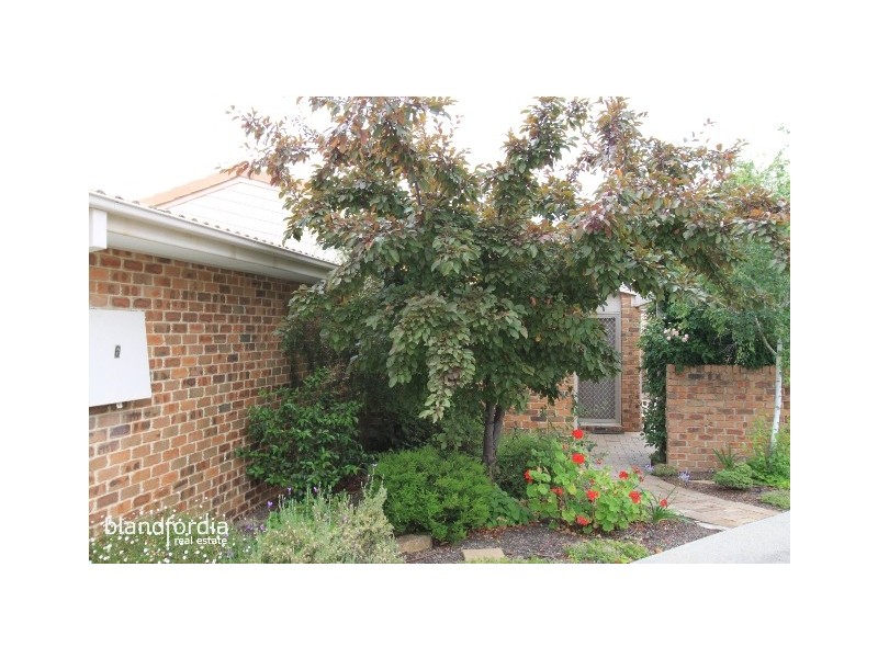 6/102 Julia Flynn Ave, Isaacs ACT 2607