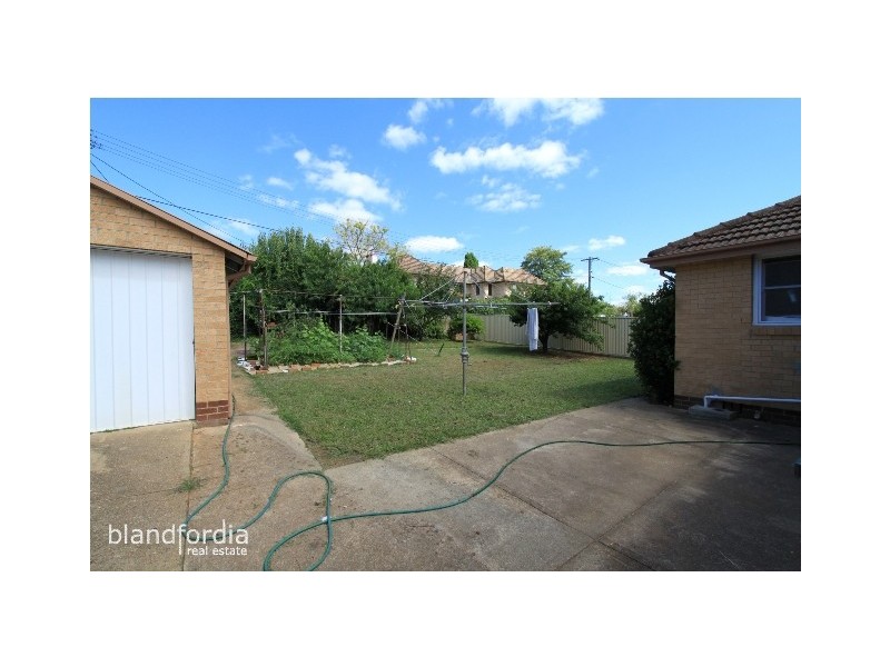 11 Loch St, Yarralumla ACT 2600
