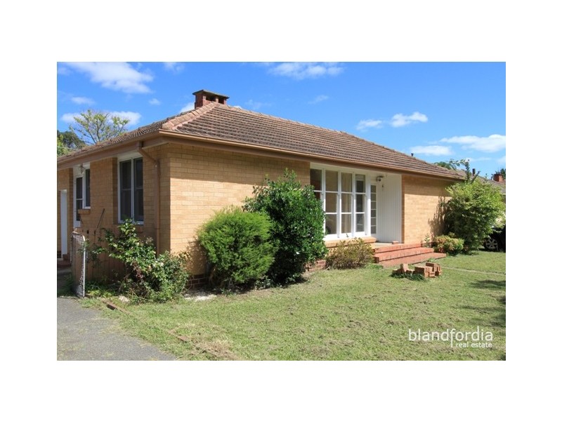 11 Loch St, Yarralumla ACT 2600