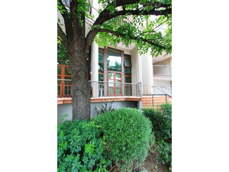 1/18 Captain Cook Crescent, Griffith ACT 2603