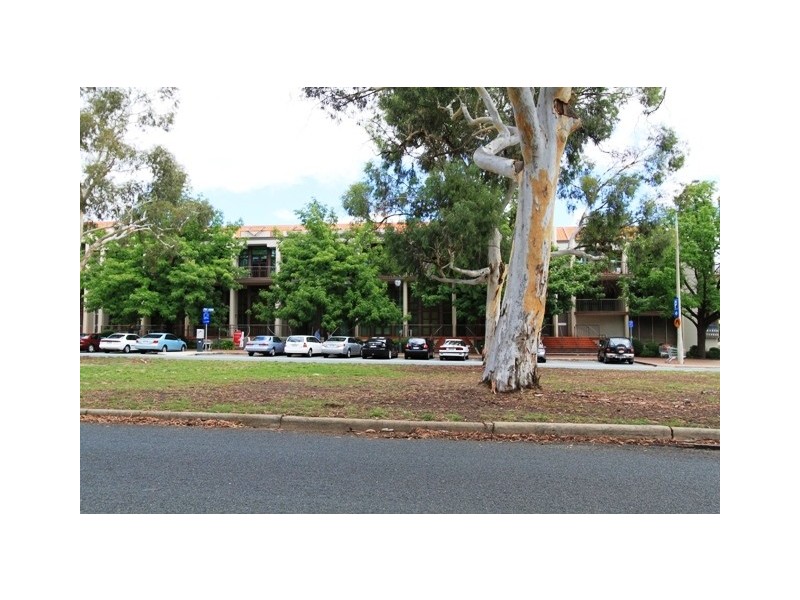 1/18 Captain Cook Crescent, Griffith ACT 2603