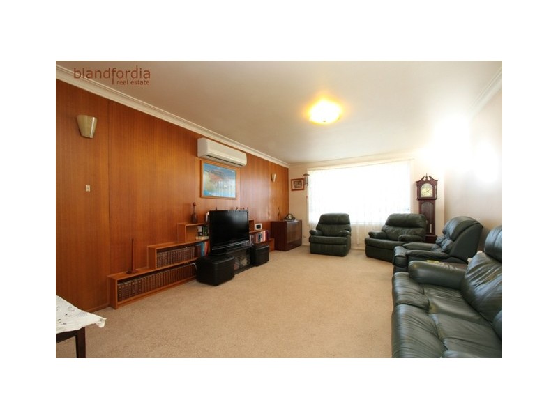 1 Markham St, Mawson ACT 2607