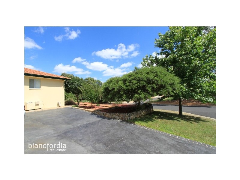 8 Barber Crescent, Flynn ACT 2615
