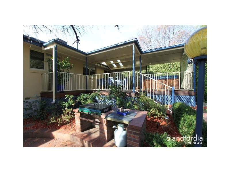 196 Monaro Crescent, Red Hill ACT 2603