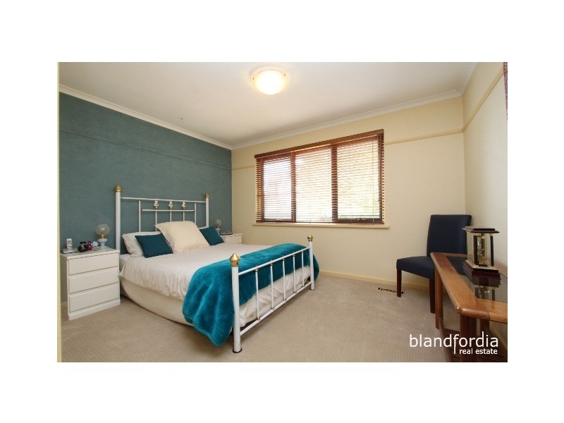 196 Monaro Crescent, Red Hill ACT 2603