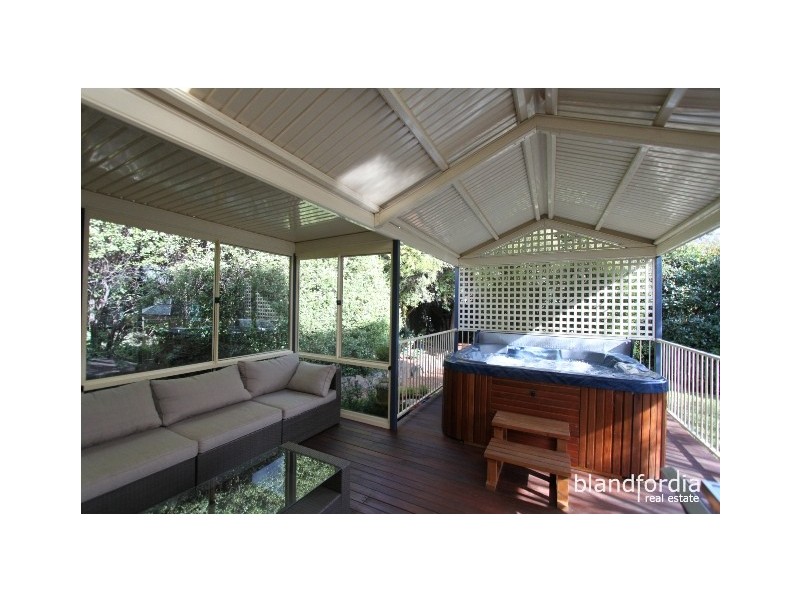 196 Monaro Crescent, Red Hill ACT 2603