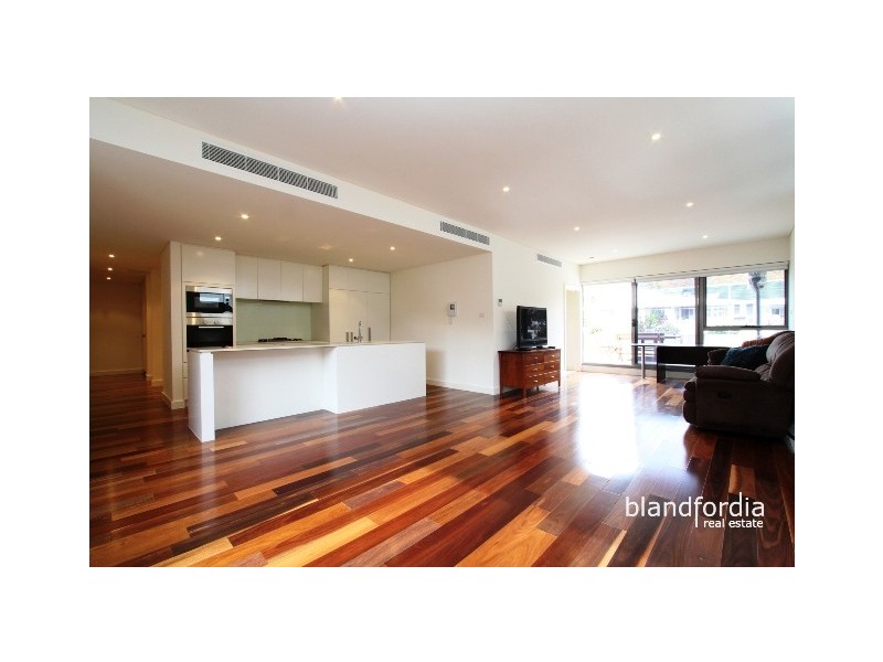 111/19 State Circle, Forrest ACT 2603