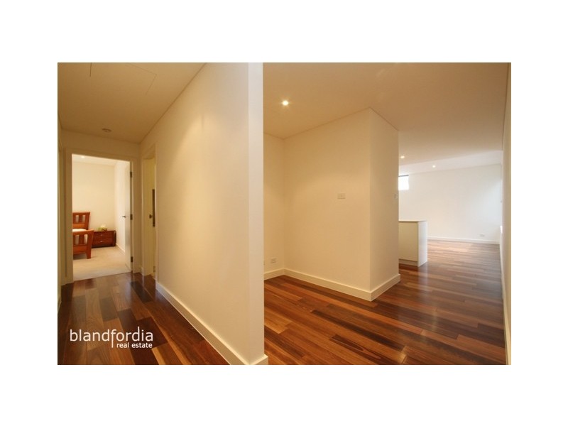 111/19 State Circle, Forrest ACT 2603