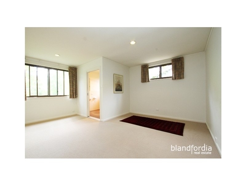 118 Monaro Crescent, Red Hill ACT 2603