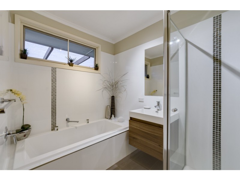 8 Maroondah Terrace, Bundoora VIC 3083