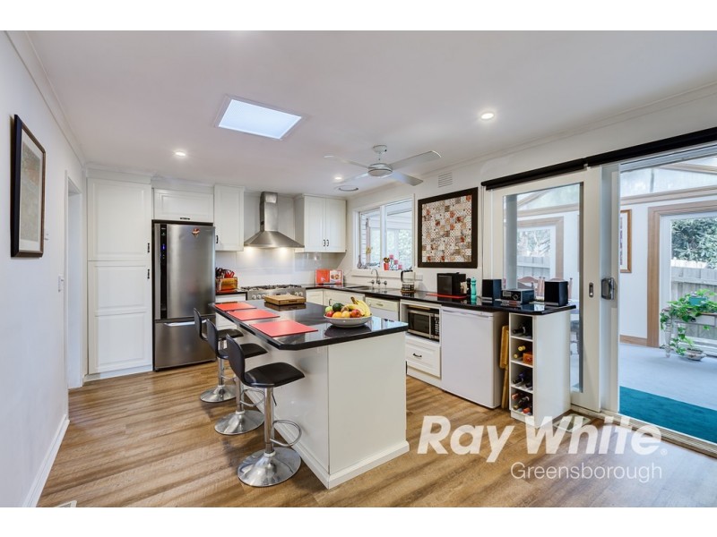 2/4 Hoban Avenue, Montmorency VIC 3094