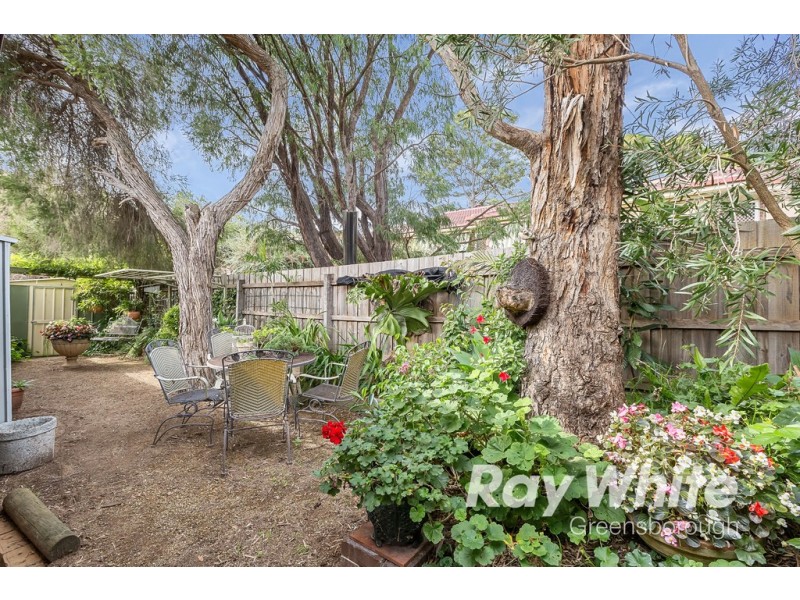 2/4 Hoban Avenue, Montmorency VIC 3094