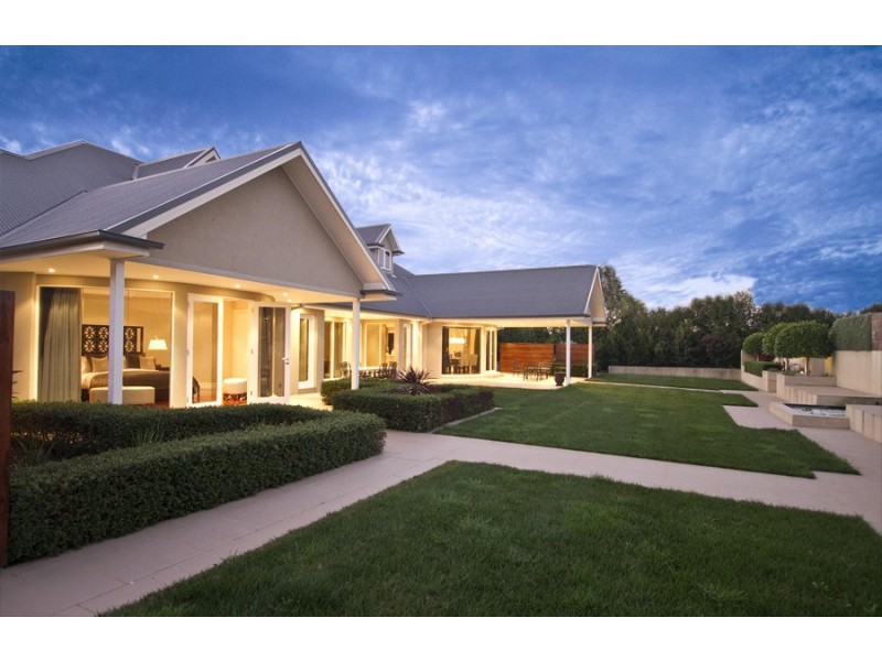 12 Tarawera Road, Doreen VIC 3754