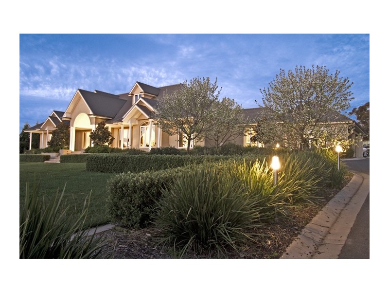 12 Tarawera Road, Doreen VIC 3754